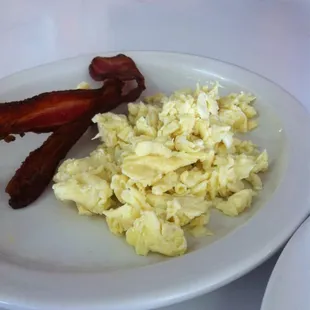 Sad looking scrambled eggs. :-/  But surprisingly edible!