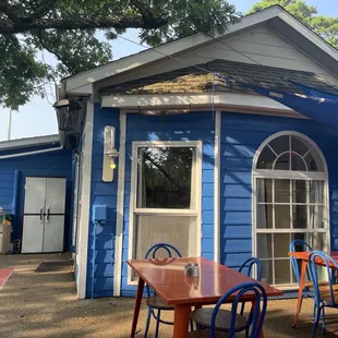 Three Birds Cafe
