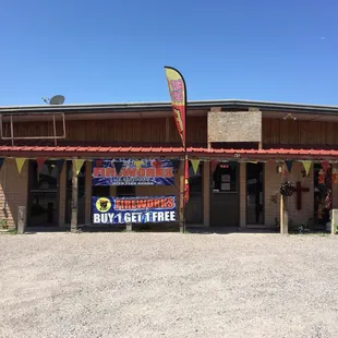 the outside of a restaurant