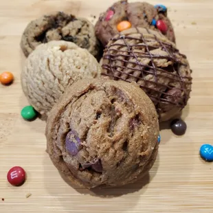 a variety of cookies