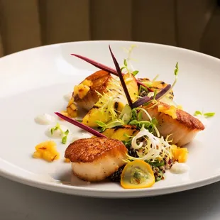 PAN SEARED SEA SCALLOPS