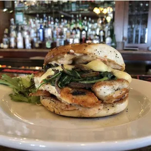 a chicken sandwich on a plate