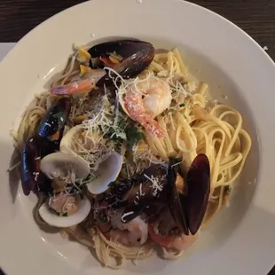 I was dreaming of a good seafood combo plate. Soooo here it is........!!!! 3 guys. In Franklin VA