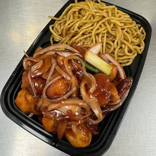 Hot Brazed Chicken with lomein