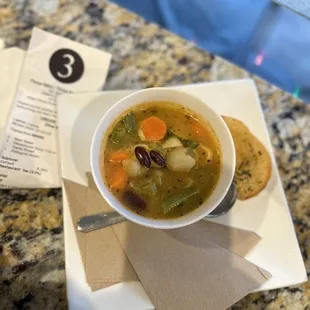 Minestrone Soup w/ Garlic Bread