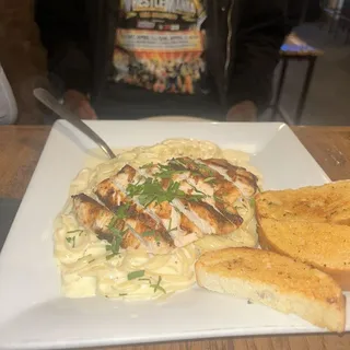 Linguini alla Limone w/ Garlic Bread