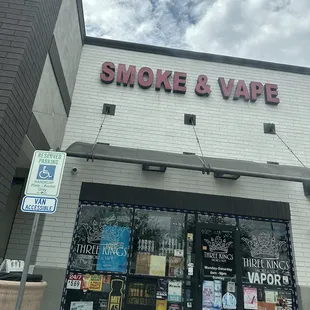 3 Kings Smoke &amp; Vape shop