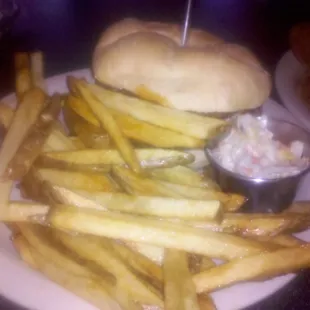 BBQ Sandwich w/ fries