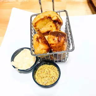 Pretzel Bites