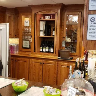 Tasting room...really? Im in somebody&apos;s kitchen..uggh.