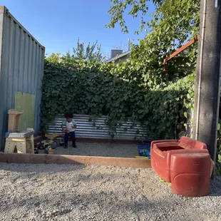 Have a great kids area with lots of toys to play on sand and rocks!