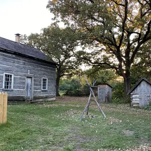 1800s backyard.