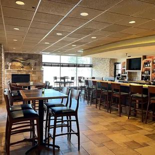 Three Rivers Bar &amp; Kitchen lounge area