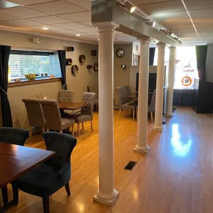 Entryway dining area
