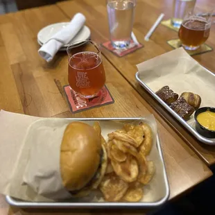 3W Burger and pretzel bites