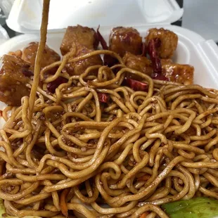 Lo Mein with Crispy tofu