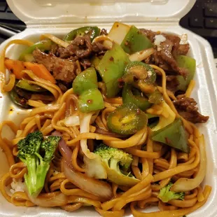 Jalapeños beef with noodles