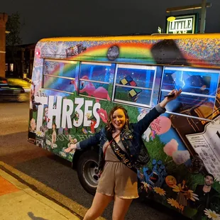 Threes bus