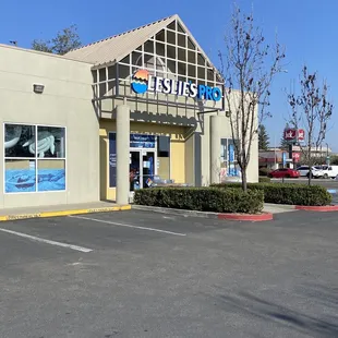 Turn at Leslie's Pool Supply