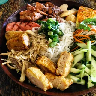 Bun 7 Mon - bi, cha, thit, tau hu ky, cha gio, nem, chao tom