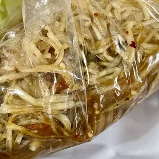 Spicy Lao papaya salad