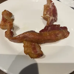 Bacon that was supposed to be on my cheeseburger, came out after my burger was eaten.