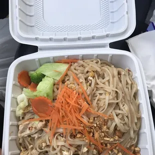 Chicken pad Thai to go