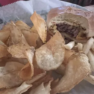 Burger abd chips