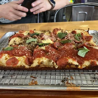 Philly Cheesesteak (10"x14" Detroit Style)