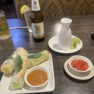 Summer rolls with peanut sauce