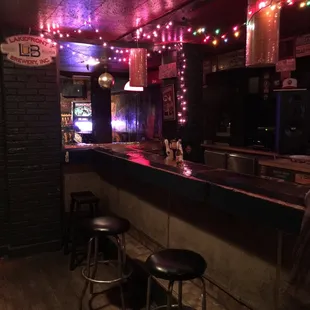 Walk in turn left observe the lovely dive-y-ness