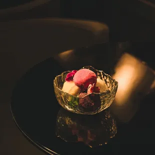 Fruit Salad Glacée vegan
Seasonal Selection of Fruits and Berries, frozen