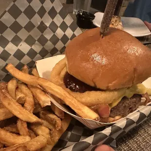 Chef&apos;s Choice Burger