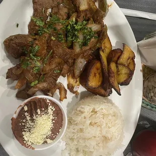 Bistec Encebollado (Steak with Onions)
