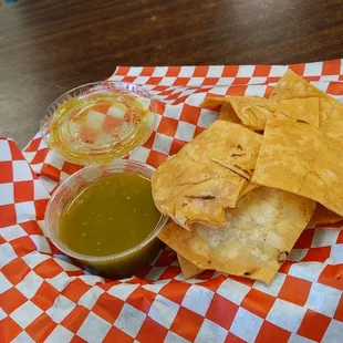 Chips and salsa .