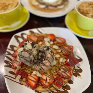 Bananatella Waffle &amp; Crème Brûlée Latte