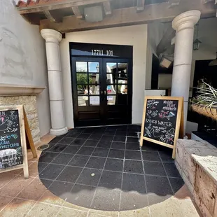 Entrance of Tiago&apos;s