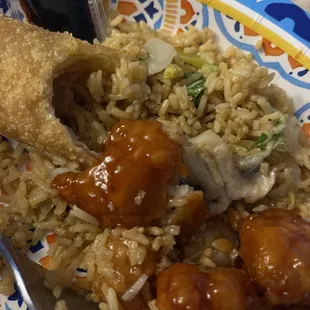 General Tso chicken and vegetable fried rice With egg roll