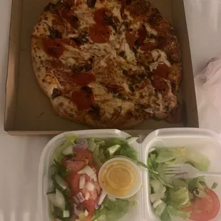 Mushroom onion and pepperoni pizza. Garden salad.