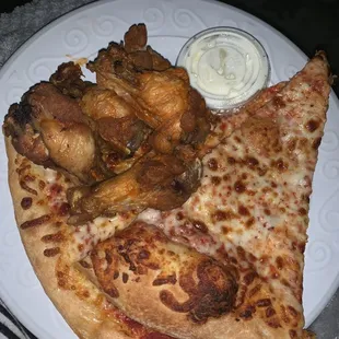 Cheese pizza and hot wings, PERFECT!!!