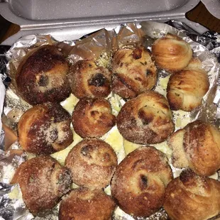 Garlic knots