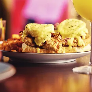 Brunch with Live Music and Bottomless Drinks