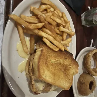 RITA'S DRIPPIN CHICKEN SANDWICH