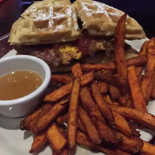 CHICKEN & WAFFLES