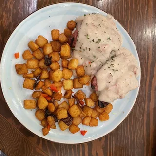 CHET'S SAUSAGE & BISCUITS