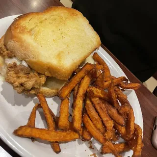 RITA'S DRIPPIN CHICKEN SANDWICH