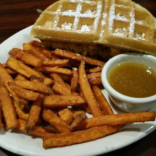 CHICKEN & WAFFLES