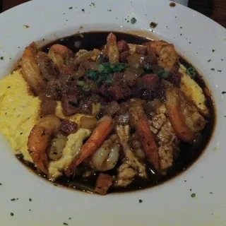 SHRIMP & ANDOUILLE CHEDDAR GRITS