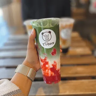 Strawberry Genmaicha Latte | IG @smn.eats