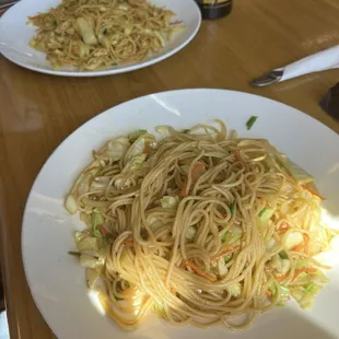 Vegetarian Chowmein &amp; chicken Non Vegetarian Chowmein